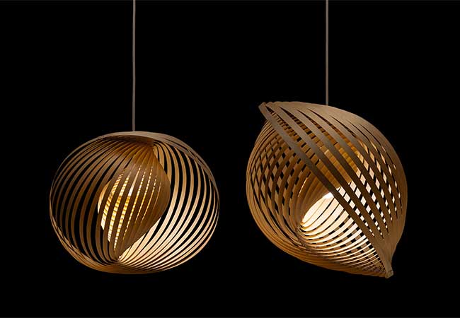 Hanglamp van Fins berkenhout