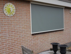 Screen geleverd en gemonteerd te Tzummarrum