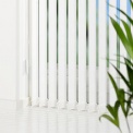 Witte 89 mm stoffen verticale lamellen incl. plaatsing