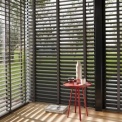 2 zwarte aluminium jaloezieën 70 mm met ladderband voor woonkamer